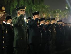 Malam HUT RI Ke-81: Tri Adhianto Pimpin Renungan Suci Di TMP Patriot Bangsa Bekasi