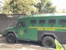 Tersangka Febrie Adriansyah Tinggalkan Rutan KPK untuk Diperiksa Naik Mobil Tahanan Berlapis Baja