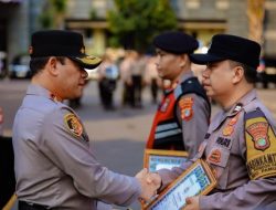 Sifat Kemanusiaan Membantu Masyarakat, 3 Personel PMJ Mendapat Penghargaan dari Kapolda