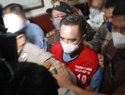 Pemberian Bebas Bersyarat Indra Kenz dan Bechi Maladministrasi, 6 Petugas Diperiksa