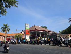 Hari Pertama Penerapan Kebijakan Plat Nomor Kendaraan  Ganjil Genap Isi BBM Subsidi, Ini Hasilnya