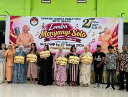 Hari Lansia Sedunia di Bekasi, 1.500 Lansia Ikut Fashion Show hingga Tampil Bermain Angklung
