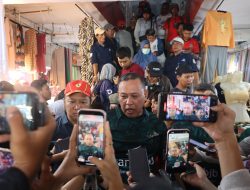 Wali Kota Ajak ASN Belanja ke Pasar Baru Bekasi, Transaksi Mencapai Rp.129,9 Juta