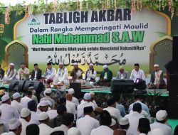 Wali Kota Bekasi Pererat Silaturahmi Diacara Maulid Nabi Usai Subuh Keliling 