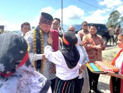 Wali Kota Bekasi Serahkan Bantuan Bangun Rumah Sakit Rp.2.1 M di Manggarai Timur NTT